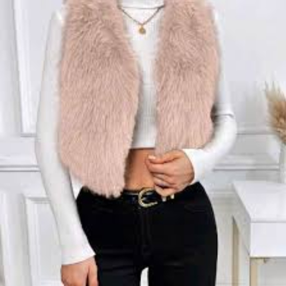 Chic Faux Fur Vest in Blush Pink